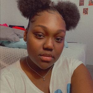 Meet your Posher, Johnisha